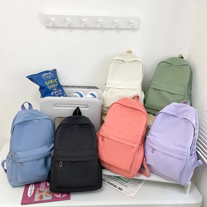 Lekki, Wielofunkcyjny Plecak Młodzieżowy w Jednolitym Kolorze 🎒